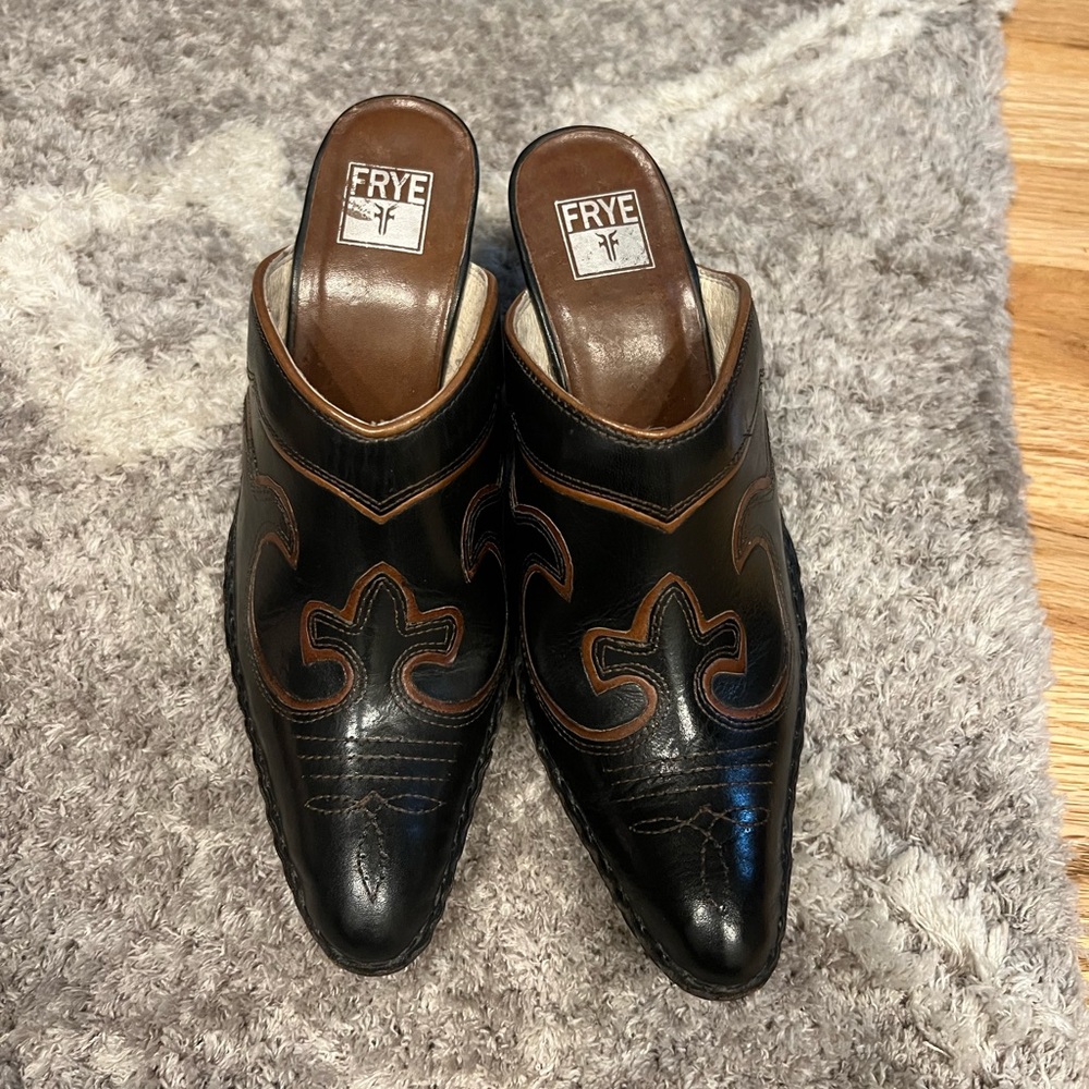 FRYE - WESTERN MULES (7)